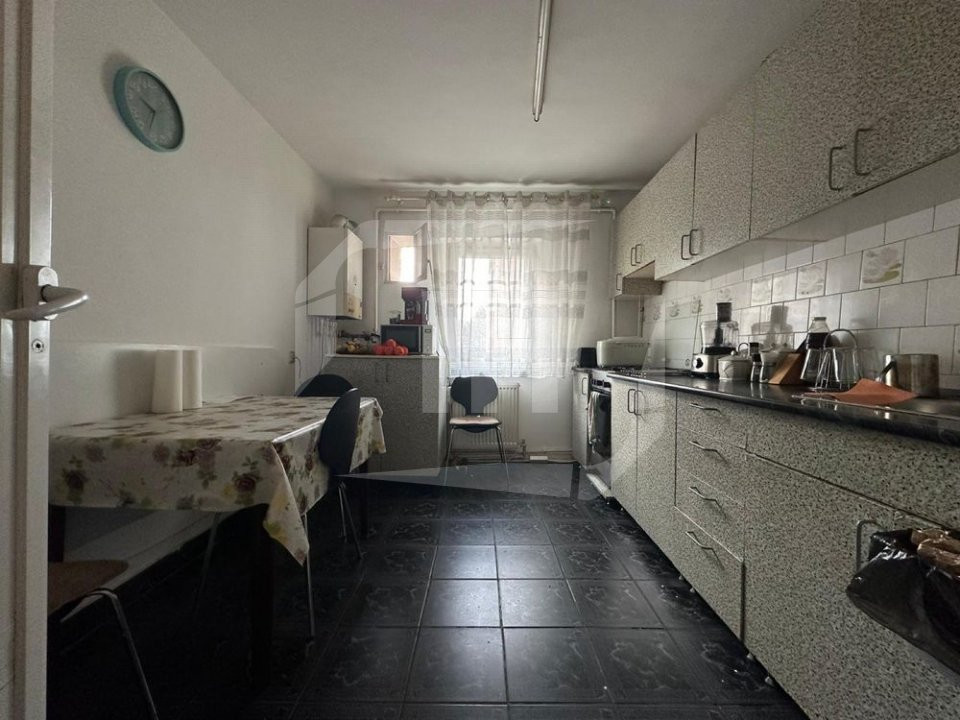 Apartament 4 camere decomandate, 2 bai, zona Calea Floresti