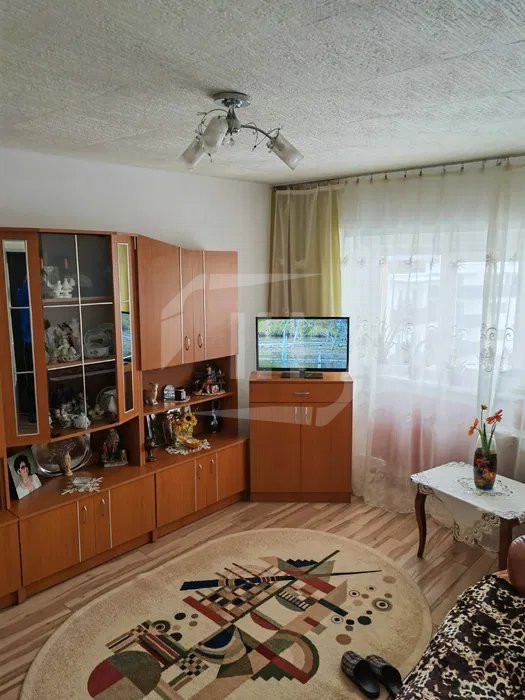 Apartament 3 camere, decomandat, etaj intermediar, zona Observatorului