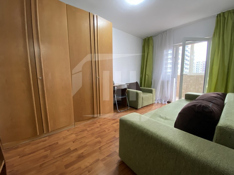 Apartament 3 camere, decomandat, parcare, zona Iulius Mall