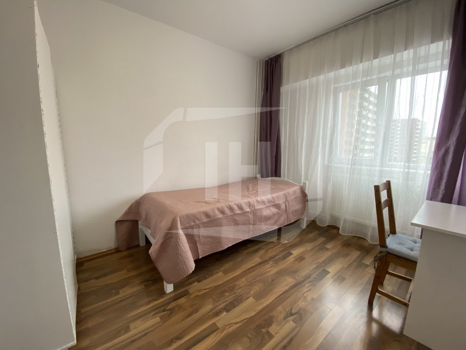 Apartament 3 camere, decomandat, parcare, zona Iulius Mall