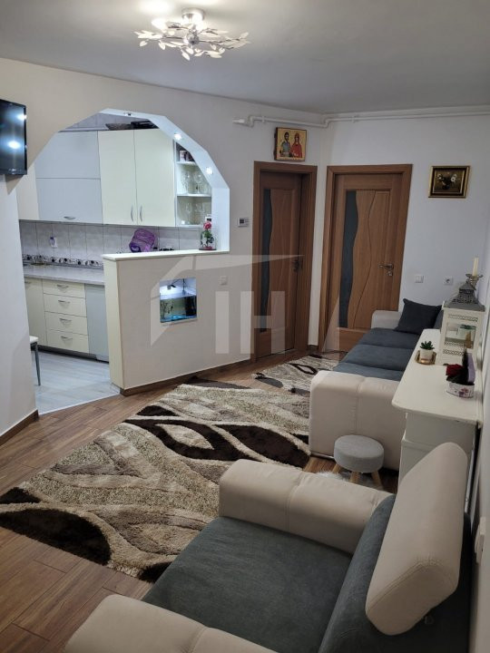 Apartament cu 3 camere, zona Eroilor Floresti