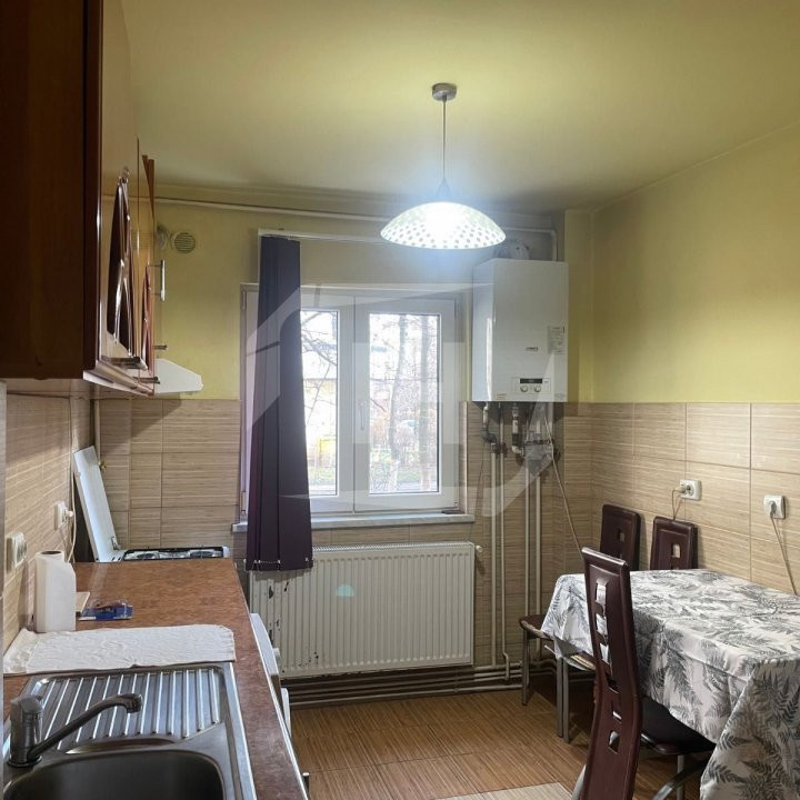 Apartament cu 3 camere decomandat, zona Aurel Vlaicu