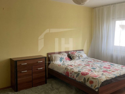 Apartament cu 3 camere decomandat, zona Aurel Vlaicu