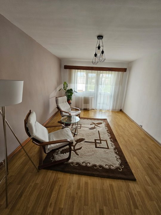 Apartament 3 camere decomandat, zona Plopilor