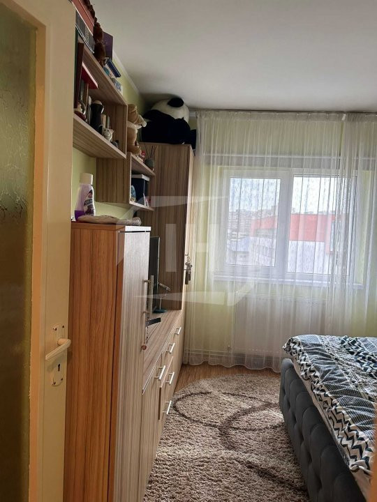 Apartament cu 3 camere decomandat, zona Kaufland