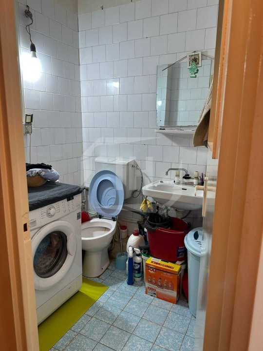 Apartament cu 3 camere decomandat, zona Kaufland