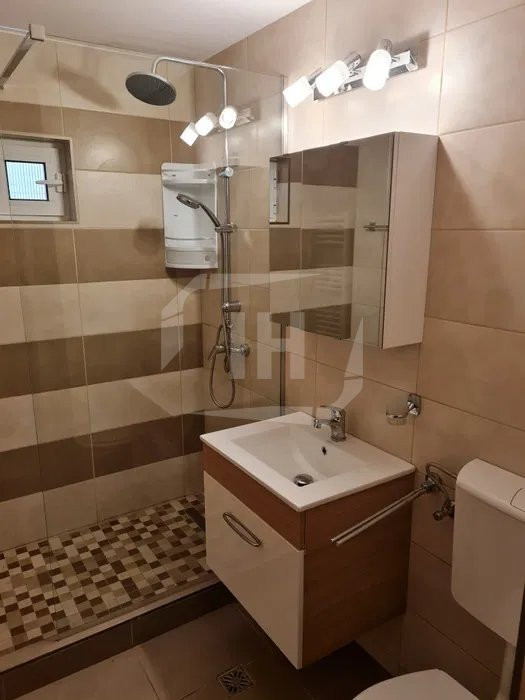 Apartament 3 camere, decomandat, parcare, Zona Kaufland-Mărăști