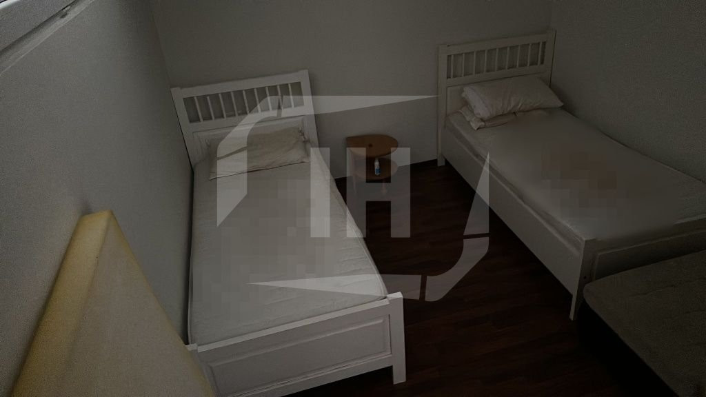 Apartament 3 camere, 2 balcoane, etaj 1, zona strazii Traina Vuia!