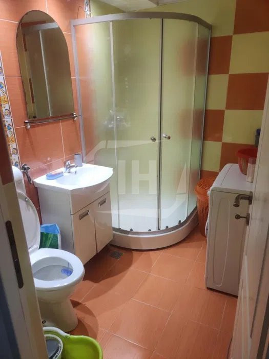 Apartament 2 camere, semidecomandat, parcare, Centru