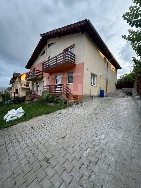 Duplex, 4 camere, 2 parcari,  teren 200 mp, zona Oasului