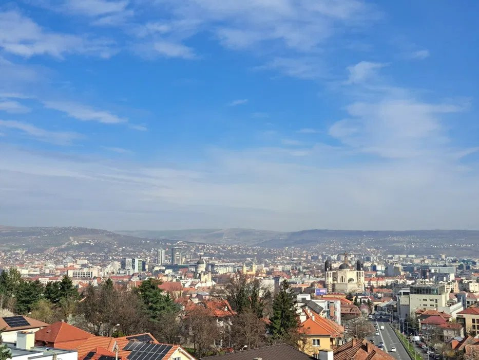 Apartament 3 camere, panorama superba, parcare. zona Calea Turzii