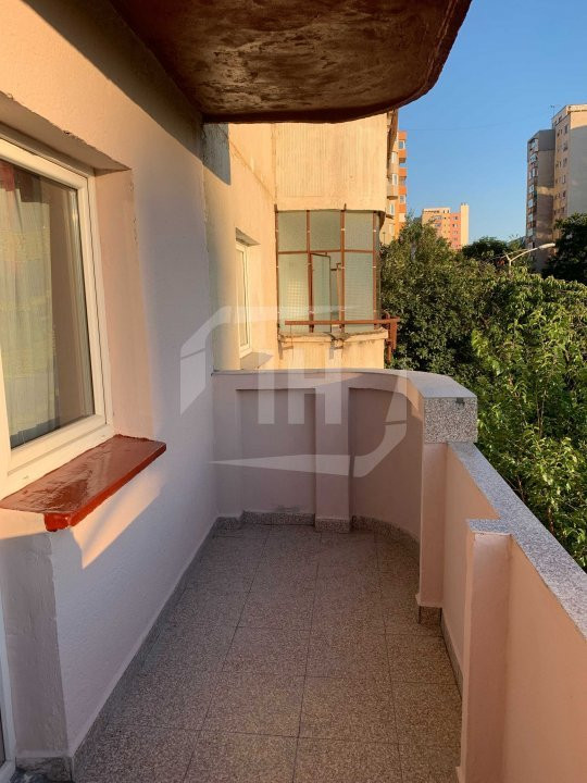 Apartament 3 camere decomandat 76 mp + 3 balcoane, zona Calvaria