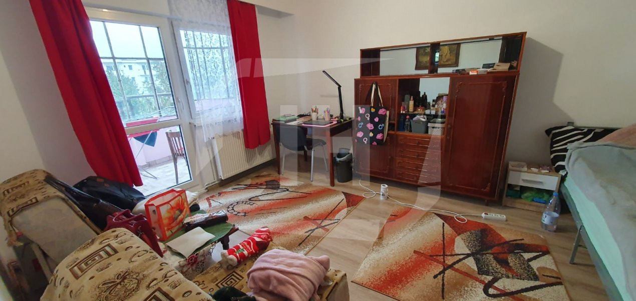 Apartament 3 camere decomandat 76 mp + 3 balcoane, zona Calvaria