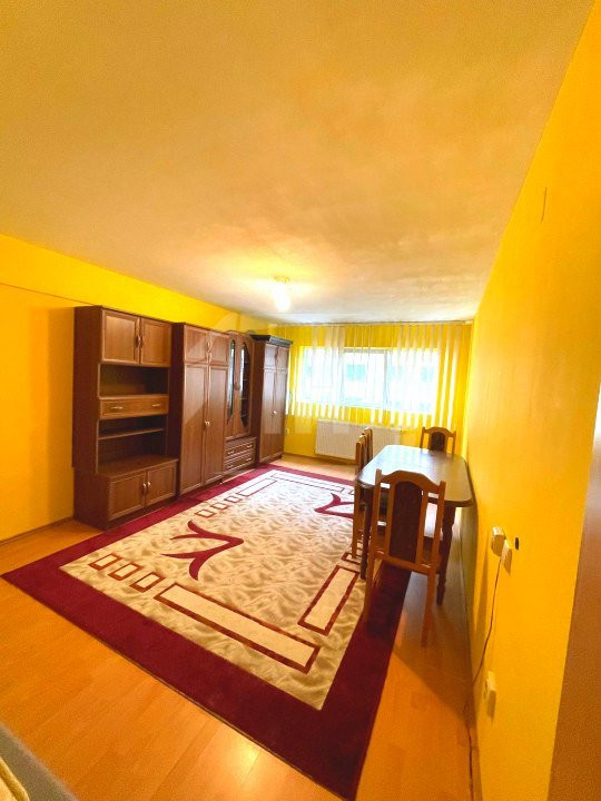 Apartament 2 camere, decomandat, etaj intermediar, parcare, zona Calea Turzii