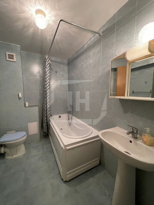 Apartament 2 camere, decomandat, etaj intermediar, parcare, zona Calea Turzii