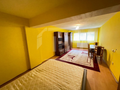 Apartament 2 camere, decomandat, etaj intermediar, parcare, zona Calea Turzii