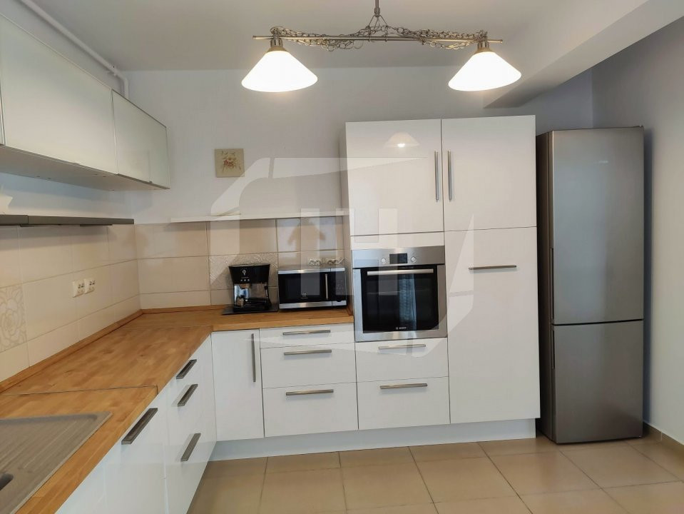 Apartament 3 camere,, etajul 1, garaj, cartier Buna Ziua