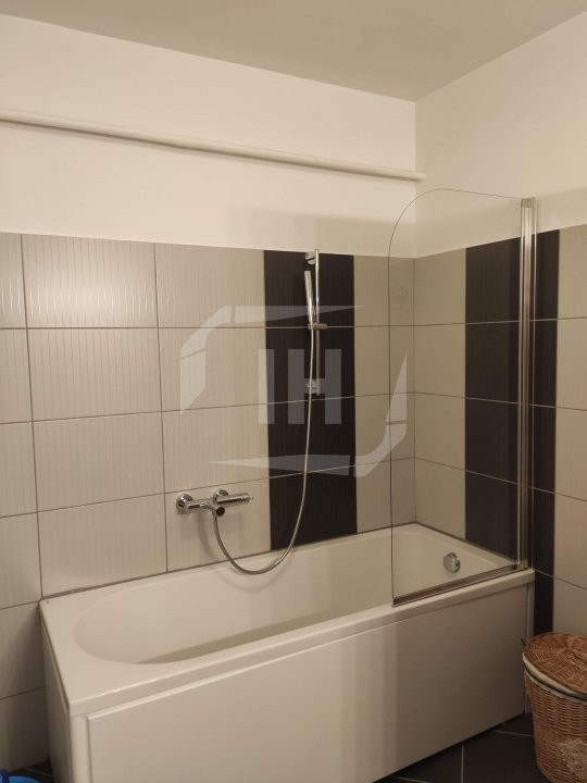 Apartament 3 camere,, etajul 1, garaj, cartier Buna Ziua