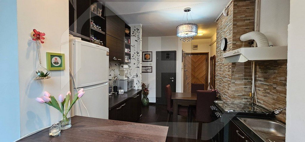 Apartament 3 camere, etaj intermediar, Piata Mihai Viteazu