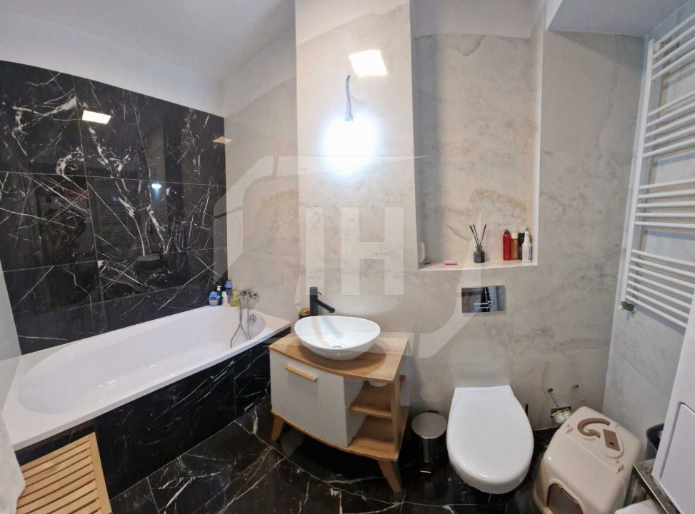 Apartament 3 camere, 2 bai, garaj, zona Calea Baciului