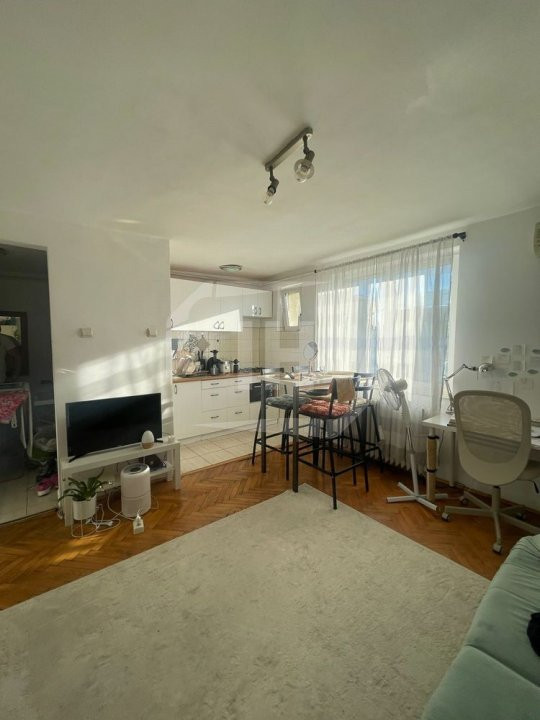 Apartament cu 2 camere, zona Piata Hermes