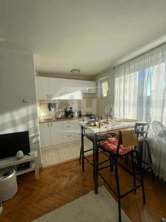 Apartament cu 2 camere, zona Piata Hermes