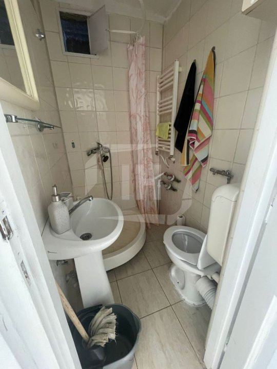 Apartament cu 2 camere, zona Piata Hermes