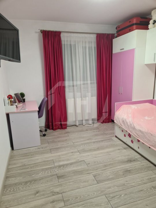 Apartament cu 3 camere, parcare, zona Calea Baciului