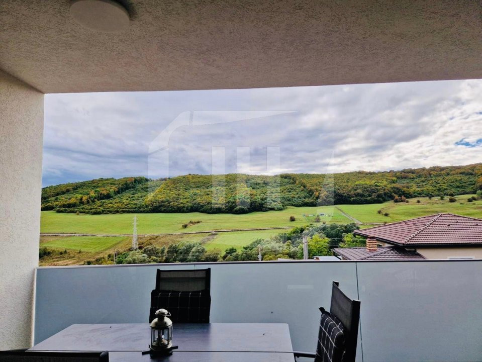 Casa noua, la cheie, piscina exterioara, terase panoramice