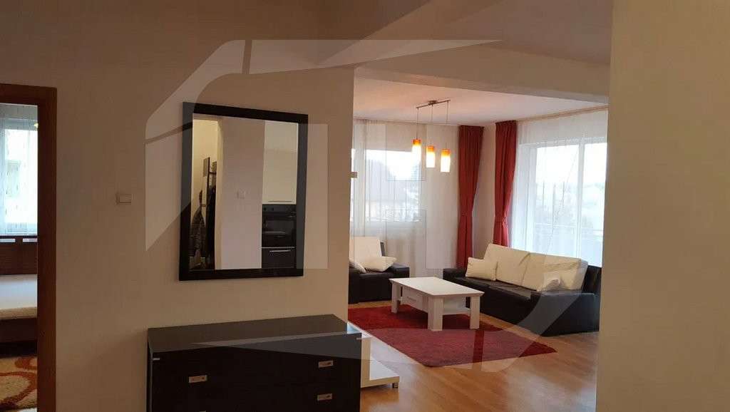 Apartament cu 3 camere, terasa de 24 mp, parcare, zona Andrei Muresanu