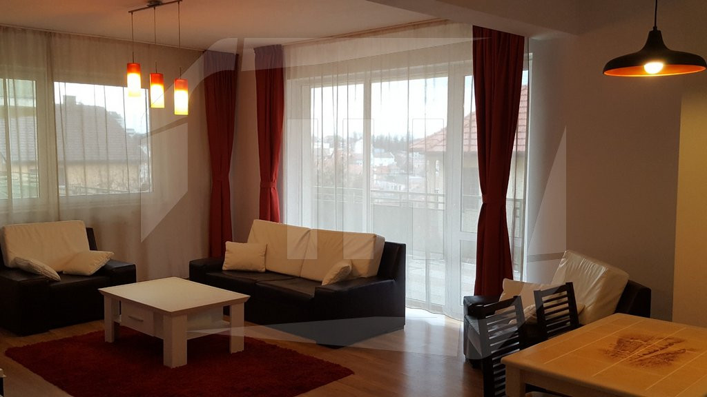 Apartament cu 3 camere, terasa de 24 mp, parcare, zona Andrei Muresanu