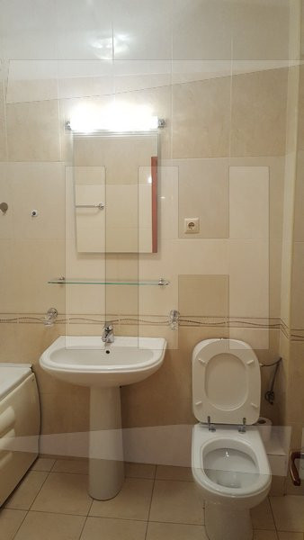 Apartament cu 3 camere, terasa de 24 mp, parcare, zona Andrei Muresanu