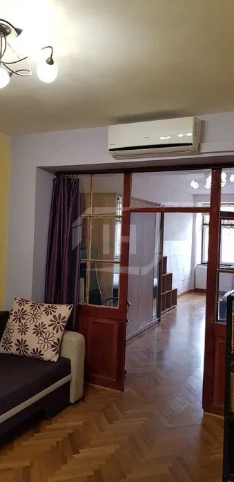 Apartament 2 camere, CLĂDIRE ISTORICĂ, AC, PIAȚA UNIRII