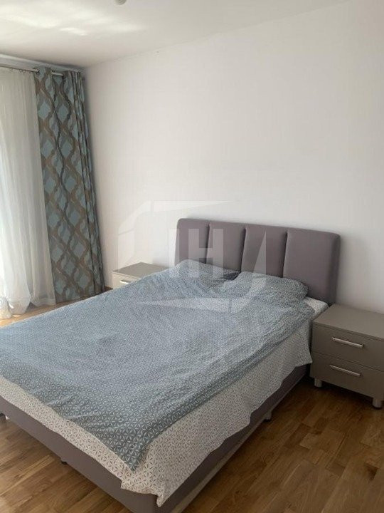 Apartament 3 camere, semidecomandat, parcare, in Centru