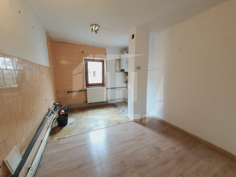 Apartament cu 3 camere decomandat, etaj 2, zona Nicolae Titulescu