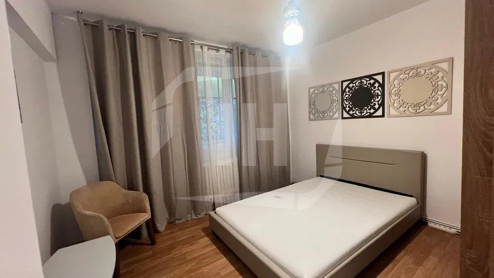 Apartament 2 camere, balcon, Zona Parcul Detunata