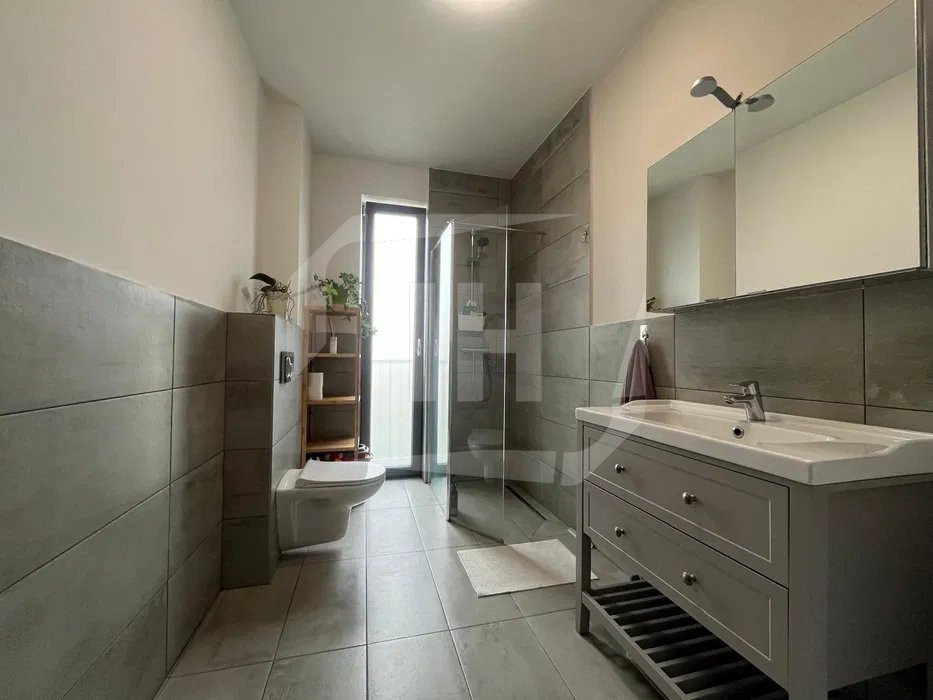 Apartament 2 camere, modern, balcon, parcare, Zona Frunzișului