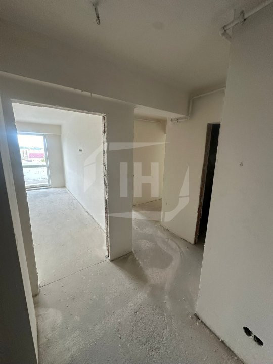 Apartament 3 camere, semifinisat, intermediar, zona strazii Frunzisului