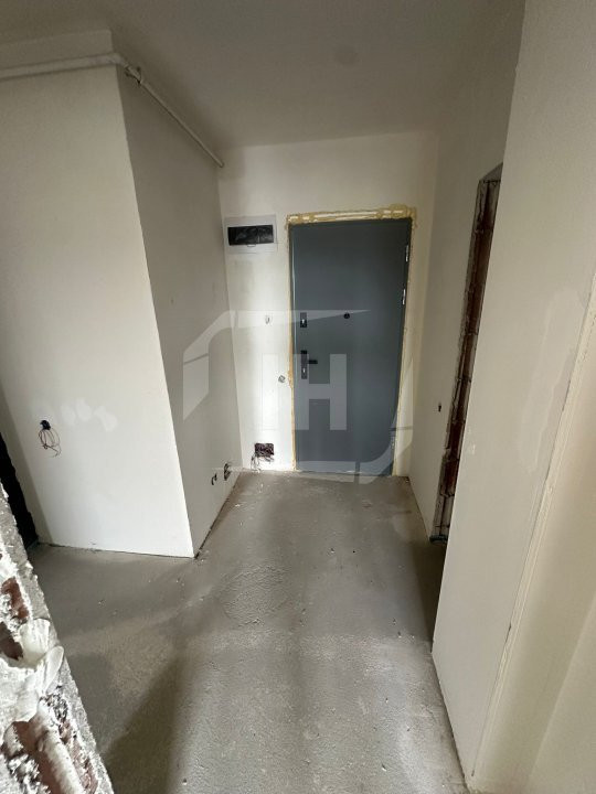 Apartament 3 camere, semifinisat, intermediar, zona strazii Frunzisului