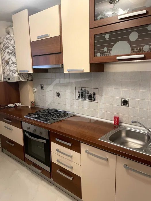 Apartament 2 camere, decomandat, parcare, Zona Bucegi