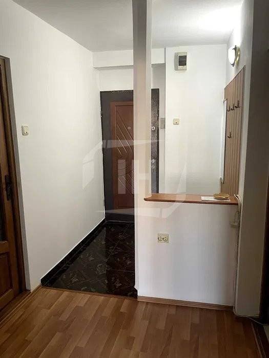 Apartament 2 camere, decomandat, parcare, Zona Bucegi