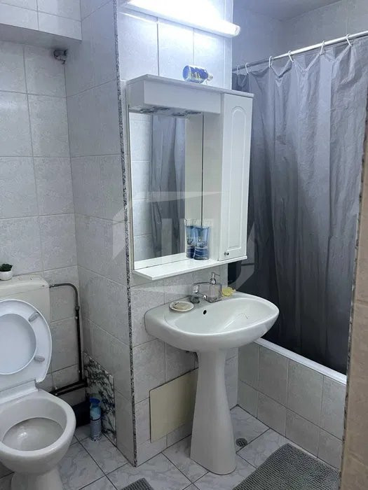 Apartament 2 camere, decomandat, parcare, Zona Bucegi