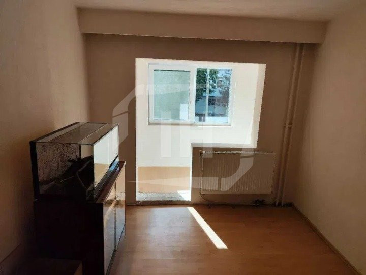 Apartament 3 camere, 3 balcoane, 2 bai, etajul 1, zona Iulius Mall