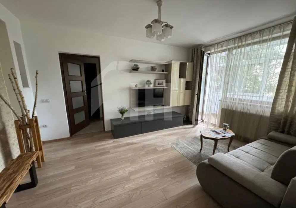 Apartament 2 camere, semidecomandat, parcare, Grigorescu zona Donath