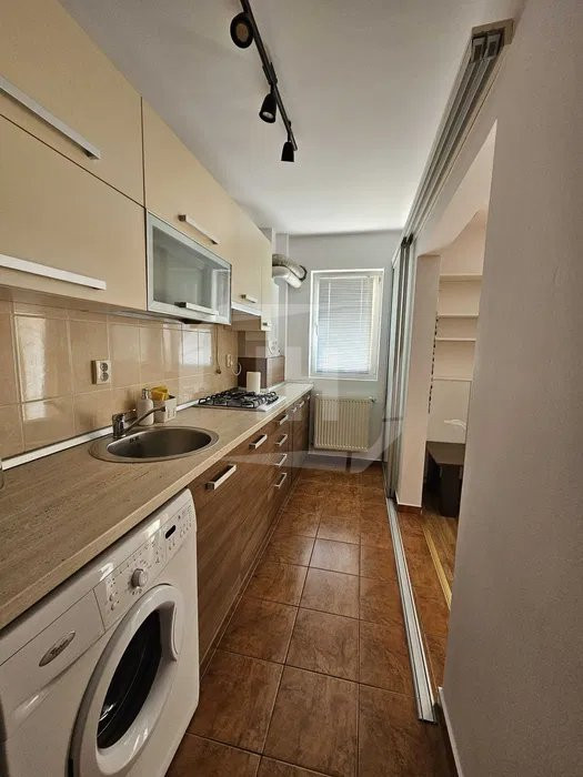 Apartament 3 camere, 2 bai, balcon, parcare subterana, Zona Platinia, UMF