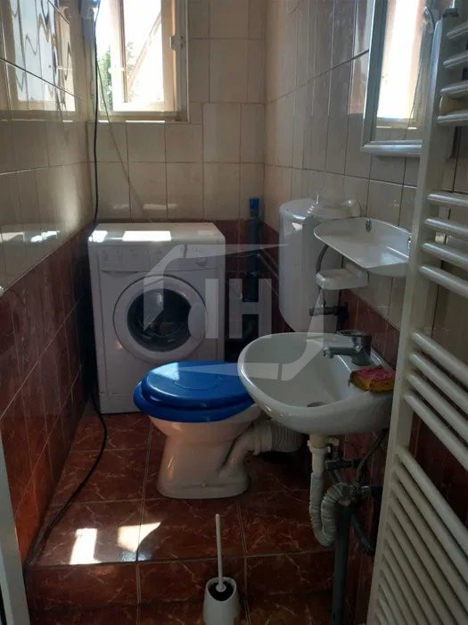 CASĂ DE ÎNCHIRIAT, NIVELUL 1, 3 CAMERE, 2 BĂI, BALCON, PARCĂRI, ZONA AUTOGARĂ