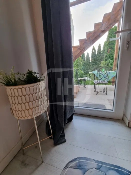 Apartament o cameră, 40 mp, curte, terasă, parcare, GRUIA