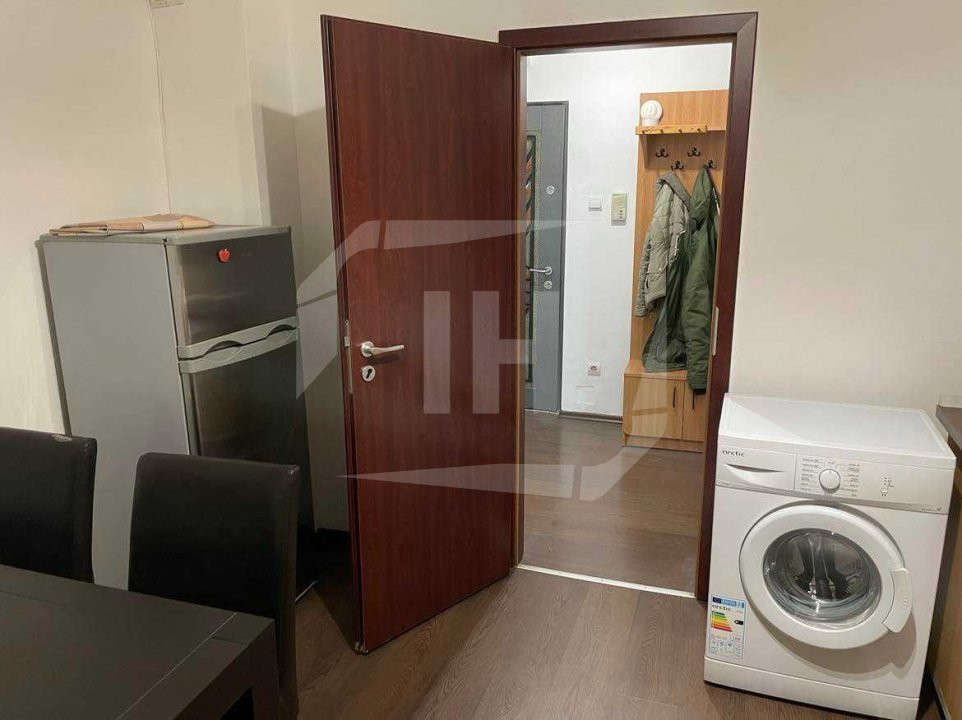 Apartament cu 2 camere decomandat, zona Piata Marasti