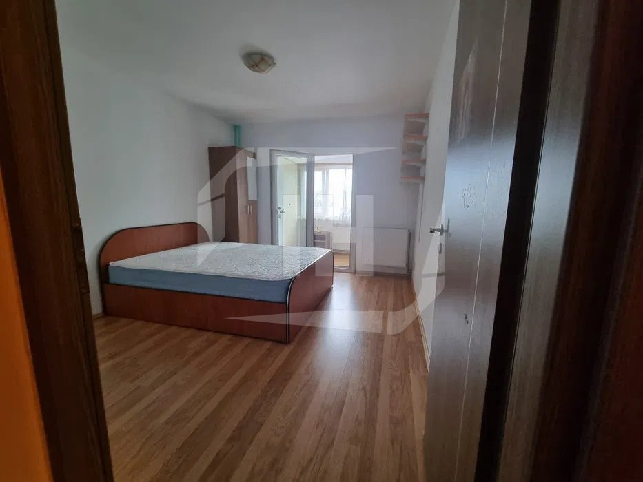 Apartament 3 camere, decomandat, 65 mp, 2 parcări, zona Siret Bistro