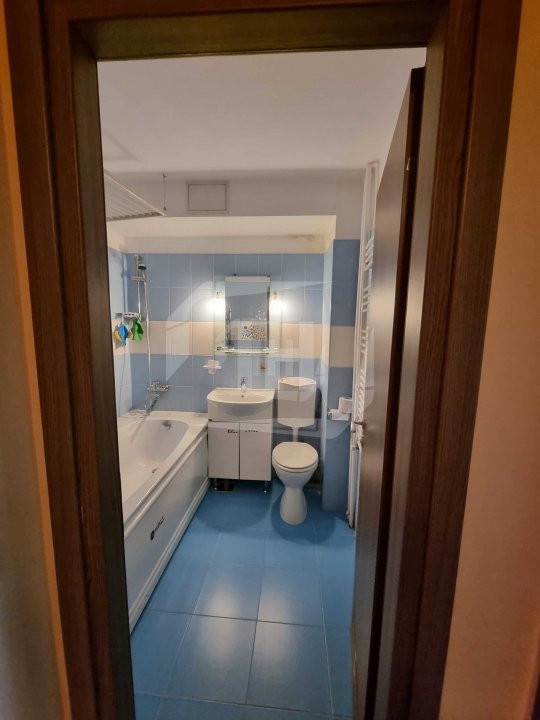 Apartament 3 camere, decomandat, 65 mp, 2 parcări, zona Siret Bistro